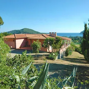 Manuela - Argonautivacanze Lacona